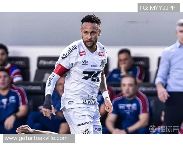 退役足球明星重返赛场精彩瞬间回顾视频集锦